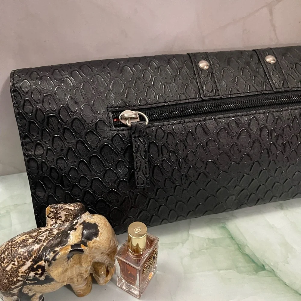 Guess Vintage Black Snake Skin Envelope Clutch Purse Y2K